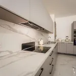 Bright With Sea & Valley Views - Bbq 아파트