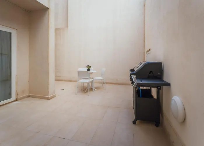 Bright With Sea & Valley Views - Bbq Apartment *