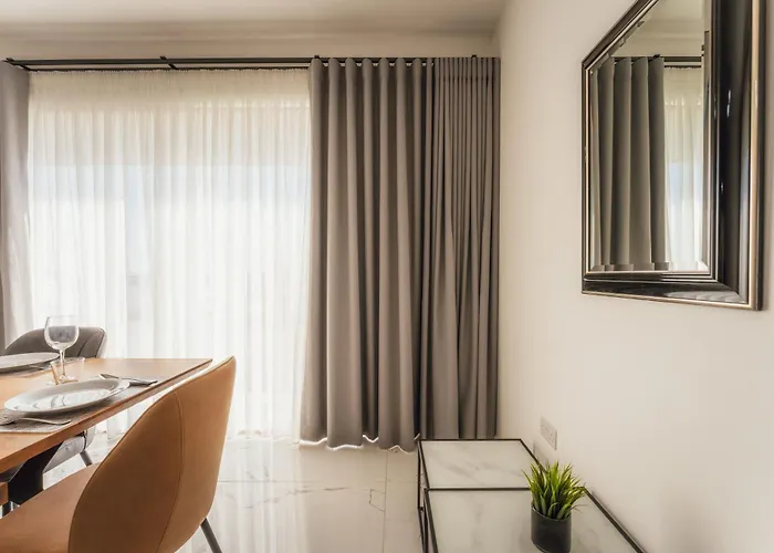 Bright With Sea & Valley Views - Bbq