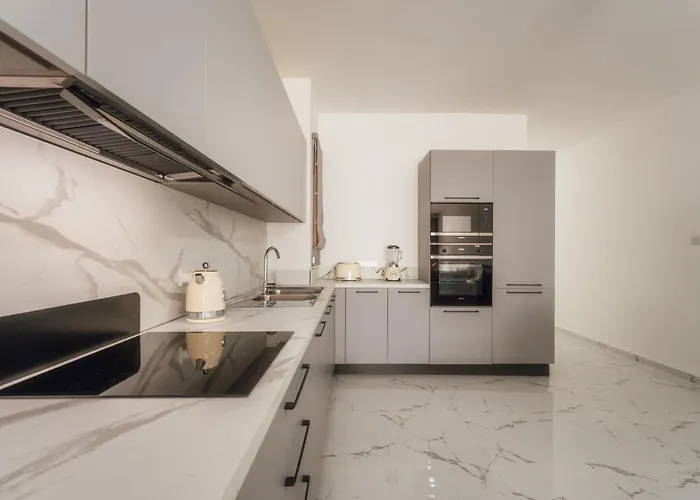 Bright With Sea & Valley Views - Bbq Apartment *