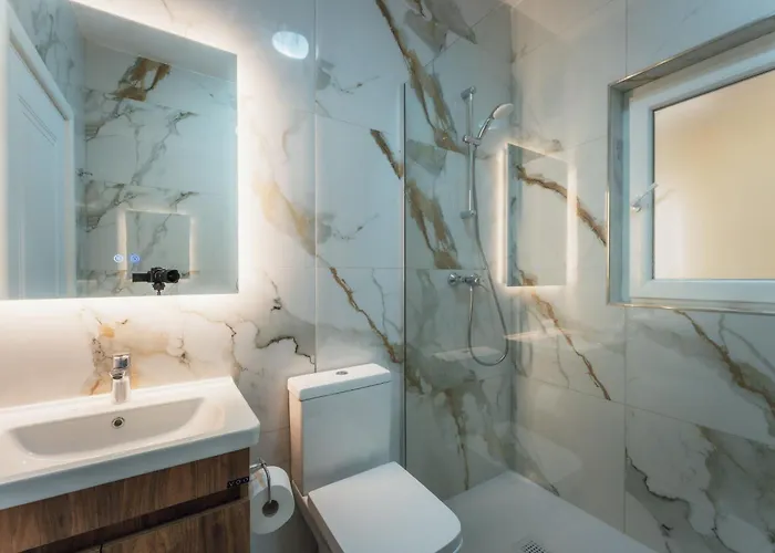 Bright With Sea & Valley Views - Bbq Apartment