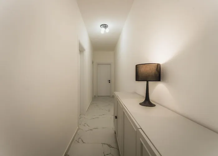 Bright With Sea & Valley Views - Bbq *